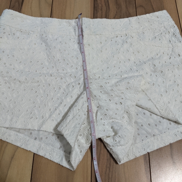 EUC! Lilly Pulitzer Ellie Shorts Resort White Eyelet Size 12 - Picture 6 of 12
